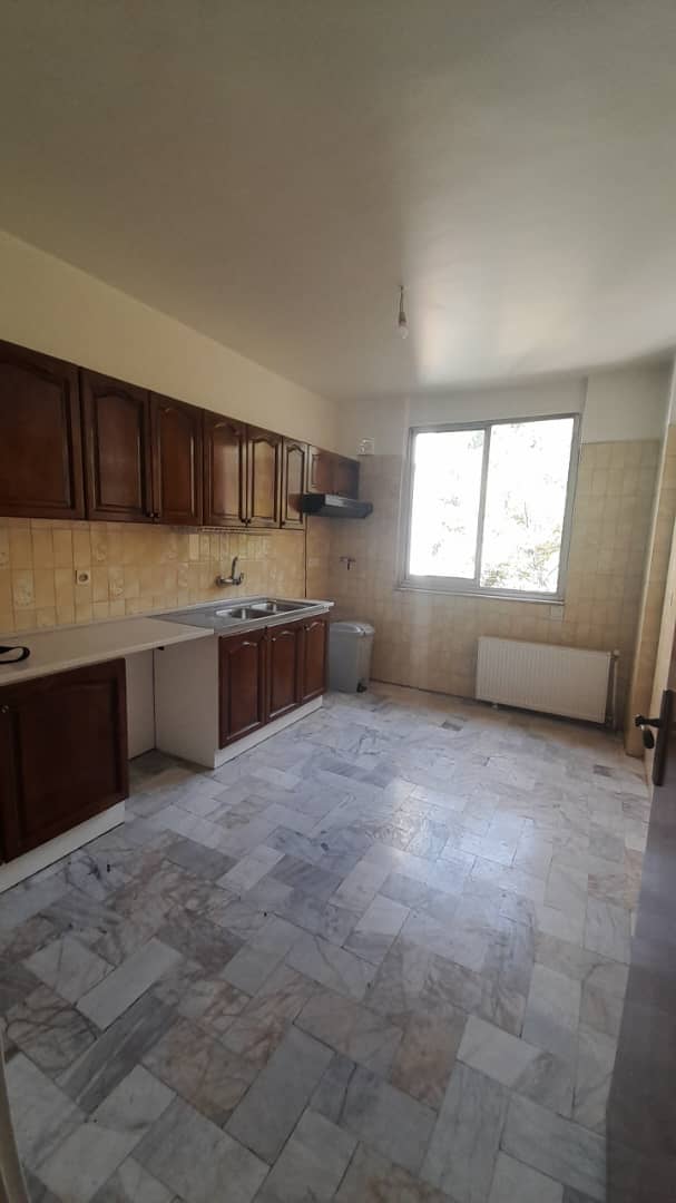 رهن و اجاره آپارتمان مسکونی در تهران ولیعصر 130 متر