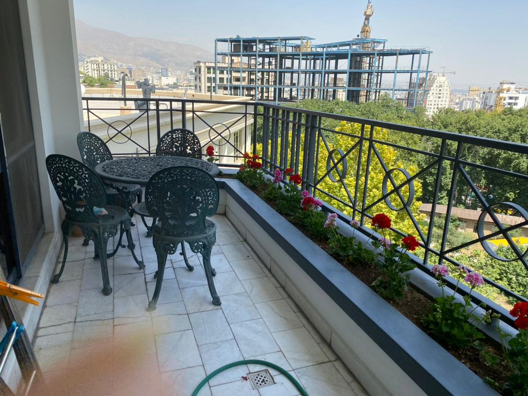 فروش آپارتمان مسکونی در تهران زعفرانیه 195 متر